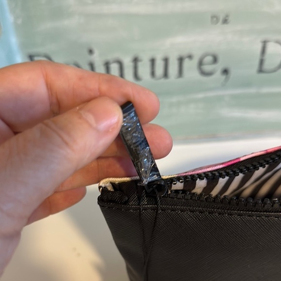 Marc Tetro Dogs Floral Pink Black Zipper Travel Cosmetic Bag NWT - Picture 6 of 6